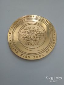 Європа Европа ^/--/^ Настольная медаль Чемпионат Европы 2003 Киев Всемирная Федерация Каратэ WSKF ^_^^^ Настільна медаль Чемпіонат Європи 2003 Київ Всесвітня Федерація Карате WSKF - фото фото фото