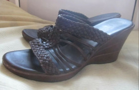 Шльопанці Шлепанцы ^/--/^ Босоножки сабо шлепанцы на танкетке Clarks, 39 /--/ р., 25 /--/ см, кожа ^_^^^ Босоніжки сабо шлепанці на танкетці Clarks, 39 /--/ р., 25 /--/ см, шкіра - фото фото фото