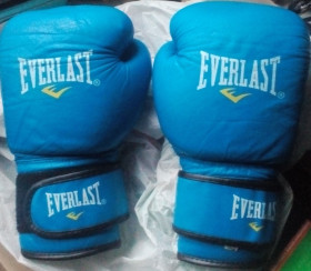 Рукавички Перчатки ^/--/^ EVERLAST фирменные Перчатки для Бокса 10  кожа лапы ^_^^^ EVERLAST фірмові рукавички для Бокса 10 шкіра лапи - фото фото фото