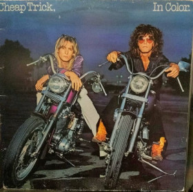 Платівки Пластинки ^/--/^ CHEAP TRICK IN COLOR EPC 82214	Europe 1977 ^_^^^ CHEAP TRICK IN COLOR EPC 82214 Europe 1977 - фото фото фото