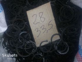Інше Другое ^/--/^ Стопорное кольцо наружное СССР  (Внутренний 28 /--/ мм и 33,5 /--/ мм наружный диаметр) ^_^^^ Стопорне кільце зовнішнє СРСР (Внутрішній 28 /--/ мм і 33,5 /--/ мм зовнішній діаметр) - фото фото фото