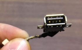Інші комплектуючі Другие комплектующие ^/--/^ USB разъем Lenovo G /--/ 565 Z /--/ 565 G /--/ 560 Z /--/ 560 DC /--/ 301009 /--/ H /--/ 00 NIWE /--/ 2 со шлейфом снят с  Lenovo G /--/ 565 Model Name: 20071 ^_^^^ USB роз'єм Lenovo G /--/ 565 Z /--/ 565 G /--/ 560 Z /--/ 560 DC /--/ 301009 /--/ H /--/ 00 NIWE /--/ 2 зі шлейфом знятий з Lenovo G /--/ 565 Model Name: 20071 - фото фото фото