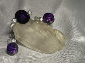 Набори Наборы ^/--/^ Великі натуральні аметисти 18 ct • срібло 925 • каблучка 17,5 та сережки ^_^^^ Крупные натуральные аметисты 18 ct • серебро 925 • кольцо 17,5 и серьги - фото фото фото