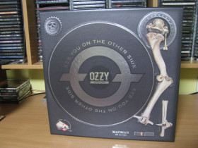 Музичні диски Музыкальные диски ^/--/^ Ozzy Osbourne - SEE YOU ON THE OTHER SIDE V /--/ 2.0       (2025 EPIC Records)   BOXSET вініл , платівка LP ^_^^^ Ozzy Osbourne - SEE YOU ON THE OTHER SIDE V /--/ 2.0 (2025 EPIC Records) BOXSET винил, пластинка LP - фото фото фото