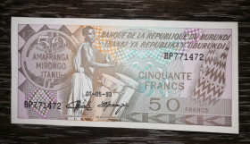 Бурунді Бурунди ^/--/^ BURUNDI Бурунді 50 франків UNC 1 травня 1993 ^_^^^ Burundi Бурунди 50 франков UNC 1 мая 1993 - фото фото фото