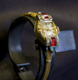 Годинники Часы ^/--/^ ⏰Часы -Fluva. Art Deco 40 /--/ годов. Топазы,рубины,цирконы .Механика. ^_^^^ Fluva. Art Deco 40 /--/ років. Топази,рубіни,циркони .Механіка. - фото фото фото