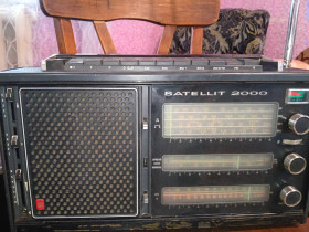 Радіоприймачі Радиоприемники ^/--/^ Радіоприймач Grundig Satellit 2000 ^_^^^ Радиоприемник Grundig Satellit 2000 - фото фото фото