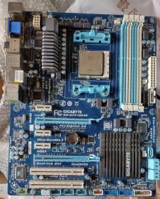 Материнські плати Материнские платы ^/--/^ Материнская плата Gigabyte GA-A /--/ 75-UD /--/ 4 /--/ H ^_^^^ Материнська плата Gigabyte GA-A /--/ 75-UD /--/ 4 /--/ H - фото фото фото