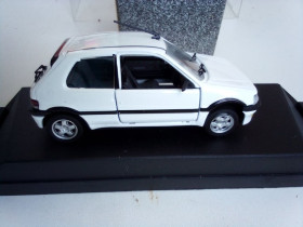 : Закордонні : Зарубежные ^/--/^ PEUGEOT 106 XSi S /--/ 1 Mk /--/ 1 WHITE 3 Door by Vitesse 1/43 - фото фото фото