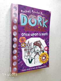 Художня література Художественная литература ^/--/^ Dork Diaries: Once Upon a Dork. Rachel Renée Russell    (Goodreads Author) ^_^^^ Dork Diaries: Once Upon a Dork Rachel Renée Russell (Goodreads Author) - фото фото фото