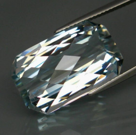 Топаз Топаз ^/--/^ Голубой Топаз  21.81  карат  20 X 12.3 X 9.6 mm ^_^^^ Блакитний Топаз 21.81 карат 20 X 12.3 X 9.6 mm - фото фото фото