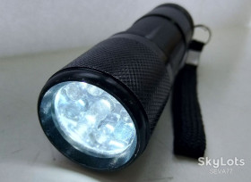 Ліхтарі, ліхтарики Фонари, фонарики ^/--/^ Ліхтар-міні ручний LED  (9-діодний, алюмінієвий корпус, живлення 3 /--/ хААА) ^_^^^ Фонарь-мини ручной LED (9-диодный, алюминиевый корпус, питание 3 /--/ хАА) - фото фото фото