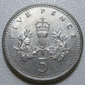 Єлизавета II (після ) Елизавета II (после ) ^/--/^ Велика Британія 5 пенсів 1990 року. Новий тип 40507 ^_^^^ Великобритания 5 пенсов 1990 года. Новый тип 40507 - фото фото фото