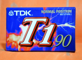 Касети Кассеты ^/--/^ Аудио кассета TDK T /--/ 1 90 Люксембург 1995 запечатана ^_^^^ Аудіо касета TDK T /--/ 1 90 Люксембург 1995 запечатана - фото фото фото
