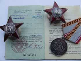 СРСР СССР ^/--/^ Орден КЗ № 1138868 и 3378443 +Боевые Заслуги без № на Нежиборец И. награждения 1944 г. ^_^^^ Орден КЗ No 1138868 та 3378443 + Бойові Заслуги без No на Нежиборець І. нагородження 1948 р. - фото фото фото
