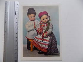 СРСР СССР ^/--/^ Открытка Разговор Куклы в народных костюмах Воронежская область 1964 г. Фото Игнатович ^_^^^ Розмова ляльки в народних костюмах Воронезька область 1964 р. Фото Ігнатович - фото фото фото