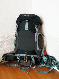 Рюкзаки Рюкзаки ^/--/^ Рюкзак каркасний туристичний похідний royal mountain trekking 35 літрів з дощовиком ^_^^^ Рюкзак каркасный туристический производный royal mountain trekking 35 литров с дождевиком - фото фото фото