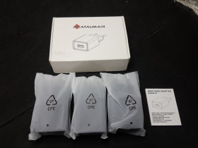 Зарядні пристрої Зарядные устройства ^/--/^ Компактний USB-адаптер живлення бренду MatauMahi 3 /--/ шт. *81094 - фото фото фото