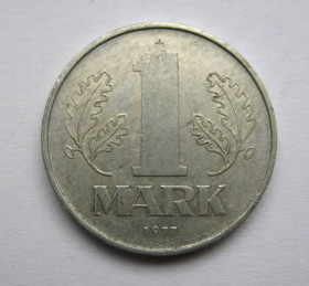 НДР, ФРН ГДР, ФРГ ^/--/^ 1 марка = 1977 р. = НДР - НІМЕЧЧИНА + ^_^^^ 1 марка = 1977 г. = ГДР - Немецкая + - фото фото фото