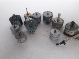 Інші радіокомпоненти Другие радиокомпоненты ^/--/^ мотор 3,5 - 12 V  10 ШТ. № 4 ^_^^^ мотор 3,5 - 12 V 10 ШТ. No 4 - фото фото фото