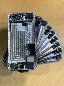 Корпуса на iPhone Корпуса на iPhone ^/--/^ корпус для iphone 5 /--/ S SE 2016 оригинал     (в сборе) со шлейфами +камера ^_^^^ корпус для iphone 5 /--/ S оригінал (у зборі) зі шлейфами +камера - фото фото фото