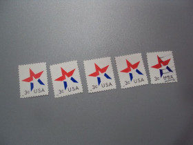 Північна Америка Северная Америка ^/--/^ марки США 2002 стандарт звезда флаг лот 5 шт  (1 гаш, 4 негаш) №2431 ^_^^^ марки США 2002 стандарт зірка прапор лот 5 шт (1 гаш, 4 негаш) No 2431 - фото фото фото