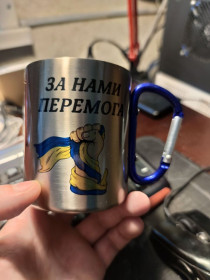 Чашки, кружки Чашки, кружки ^/--/^ Чашка туристична з срібною ручкою-карабіном ^_^^^ Чашка туристическая с серебряной ручкой-карабином - фото фото фото