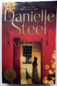 Художня література Художественная литература ^/--/^ Danielle Steel. Past Perfect - фото фото фото