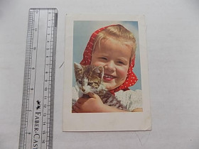 Іноземні Иностранные ^/--/^ Открытка Девочка в косынке с котенком 1954 г. ^_^^^ Дівчинка в косинці з кошеням 1954 - фото фото фото