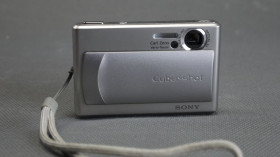 Canon Canon ^/--/^ Цифровой фотоаппарат 5.0 /--/ Mpix Sony SteadyShot DSC-T /--/ 1  +  x /--/ 3.0 Carl Zeiss Vario-Tessar lens Вживане ^_^^^ Цифровой фотоаппарат 5. 0 /--/ Mpix Sony SteadyShot DSC-T /--/ 1 + x /--/ 3.0 Carl Zeiss Vario-Tessar lens - фото фото фото