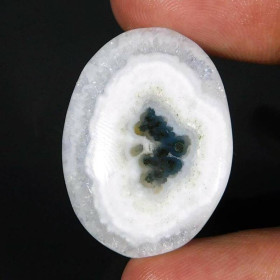 Кварц Кварц ^/--/^ Белый Кварц  39.75 ct   30 mm ^_^^^ Білий Кварц 39.75 ct 30 mm - фото фото фото