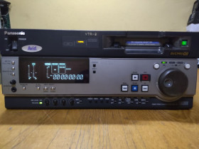 Відеомагнітофони, VHS-програвачі Видеомагнитофоны, VHS-проигрыватели ^/--/^ AJ-SD /--/ 930 /--/ BE Panasonic відеомагнітофон професійний   (8006-40) ^_^^^ AJ-SD /--/ 930 /--/ BE Panasonic видеомагнитофон профессиональный (8006-40) - фото фото фото