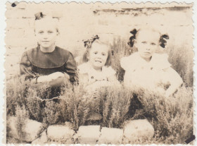 Листи, фото Письма, фото ^/--/^ Жизнь в СССР Дети Девочки мода ретро фото  (9 х 11) Р /--/ 9 ^_^^^ Діти Дівчатка мода ретро фото (9 х 11) Р /--/ 9 - фото фото фото