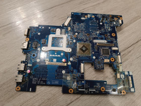 Материнські плати Материнские платы ^/--/^ Материнська плата для ноутбука Lenovo IdeaPad G /--/ 585, N /--/ 585, P /--/ 585,     (UMA, LA-8681 /--/ p, QAWGE) ^_^^^ Материнская плата для ноутбука Lenovo IdeaPad G /--/ 585, N /--/ 585, P /--/ 585, (UMA, LA-8681 /--/ p, QAWGE) - фото фото фото
