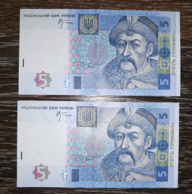Загальнодержавні випуски Общегосударственные выпуски ^/--/^ 5 гривень 2005 Стельмах. Серія ЄЕ. UNC Пара, 2 /--/ шт з № послідовно, подряд. ^_^^^ 5 гривен 2005 Стельмах. Серия ЕЕ. UNC Пара, 2 /--/ шт с No последовательно, подряд. - фото фото фото