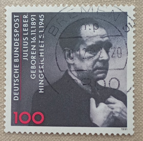 Сучасні з  року Современные с  года ^/--/^ Германия 1991 г - 100-летие со дня рождения Юлиуса Лебера, гаш ^_^^^ Німеччина 1991 р - 100-річчя від дня народження Юліуса Лебера, гаш - фото фото фото