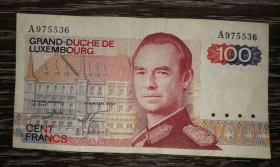 Бенілюкс Бенилюкс ^/--/^ LUXEMBOURG Люксембург 100 фpaнків 14 серпня 1980 Підписи: Guill, Werner, 1-й випуск ^_^^^ LUXEMBOURG Люксембург 100 фpaнков 14 августа 1980 Подписи: Guill, Werner, 1-й выпуск - фото фото фото