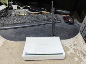Маршрутизатори Маршрутизаторы ^/--/^ Wi-Fi роутер Tenda W /--/ 316 /--/ R № 26040939 ^_^^^ Wi-Fi роутер Tenda W /--/ 316 /--/ R No 26040939 - фото фото фото