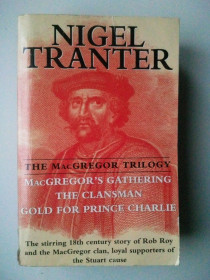 Книги на іноземних мовах Книги на иностранных языках ^/--/^ MacGregor Trilogy. Nigel Tranter. Трилогія МакГрегора. Найджел Трентер. ^_^^^ MacGregor Trilogy. Nigel Tranter. Трилогия МакГрегора. Найджел Трентер. - фото фото фото