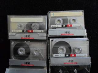 Музичні диски Музыкальные диски ^/--/^ аудиокассеты SONY HF-90 4 /--/ шт. ^_^^^ SONY HF-90 4 /--/ шт. - фото фото фото
