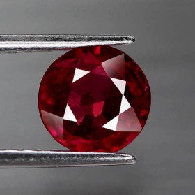 Рубін Рубин ^/--/^ Рубин 1.56 Ct. 6.8 x 6.8 x 3.5 mm ^_^^^ Рубін 1.56 Ct. 6.8 x 6.8 x 3.5 mm - фото фото фото