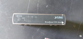 Маршрутизатори Маршрутизаторы ^/--/^ Маршрутизатор Planet VRT-311 /--/ S № 212405 ^_^^^ Маршрутизатор Planet VRT-311 /--/ S No 212405 - фото фото фото