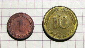 НДР, ФРН ГДР, ФРГ ^/--/^ ФРГ, Германия. 1 пфенниг 1969 года и 10 пфеннигов 1994 ^_^^^ ФРН, Німеччина. 1 пфеніг 1969 року і 10 пфенігів 1994 - фото фото фото