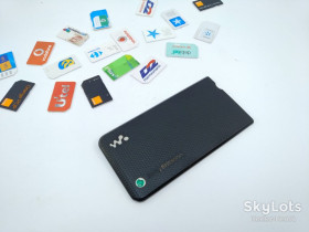 Корпуса на Sony Корпуса на Sony ^/--/^ Оригінальна задня кришка / крышка для Sony Ericsson w /--/ 302 ^_^^^ Оригинальная задняя крышка / крышка для Sony Ericsson w /--/ 302 - фото фото фото