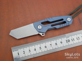 Ножі, мультітули Ножи, мультитулы ^/--/^ Наключник Blue Titanium Jungle Knife - YESISOK CS GO, TC /--/ 4, D /--/ 2, брелок, EDC, flipper, Caged Ceramic Ball Bearings, Stonewash ^_^^^ Наключник (Синій) Titanium Jungle Knife - YESISOK CS GO, TC /--/ 4, D /--/ 2, брелок, EDC, flipper, Caged Ceramic Ball Bearings, Stonewash - фото фото фото