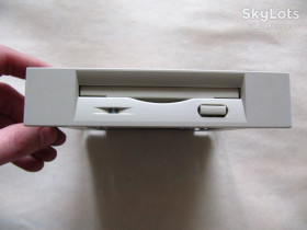 Корпуса Корпуса ^/--/^ Перехідник FDD 3.5&amp;quot; to 5.25&amp;quot;, тримач для встановлення флоппі в відсік CD, HP Enterprise, Compaq ^_^^^ Переходник FDD 3.5&amp;quot; to 5.25&amp;quot;, держатель для установки флоппи в отсек CD, HP Enterprise, Compaq - фото фото фото