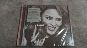 Музичні диски Музыкальные диски ^/--/^ Kylie Minogue - The Abbey Road Sessions. запечатанный английский компакт ^_^^^ Kylie Minogue - The Abbey Road Sessions. задрукований англійський компакт - фото фото фото