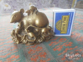 Статуетки, Скульптури, Фігурки, Фарфор Статуэтки, Скульптуры, Фигурки, Фарфор ^/--/^ Статуэтка : Нэцке    Крыса с деньгами ^_^^^ Статуетка: Нецке Криса з грошима - фото фото фото