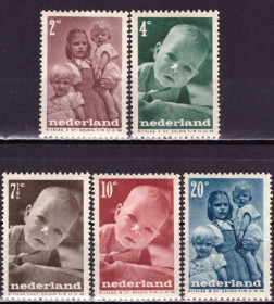 Бенілюкс Бенилюкс ^/--/^ Нидерланды. Дети    (серия)** 1947 г. ^_^^^ Нідерланди. Діти (серія) 1947 - фото фото фото