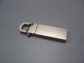 USB флешнакопичувачі USB флешнакопители ^/--/^ Флешка USB металл длина 4,9 см не рабочая №18542 ^_^^^ Флешка USB метал довжина 4,9 см не робоча No /--/ 18542 - фото фото фото